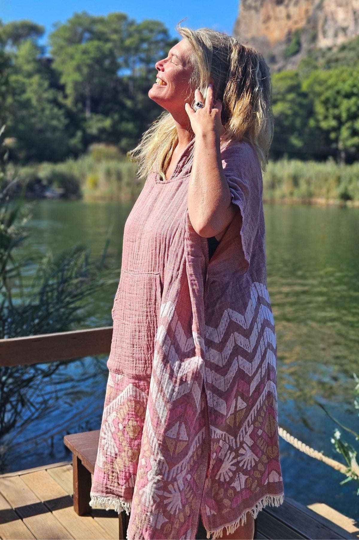 strand poncho