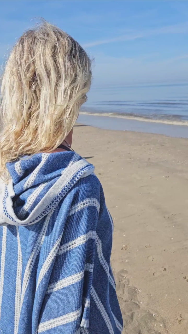 video zusenzomer poncho