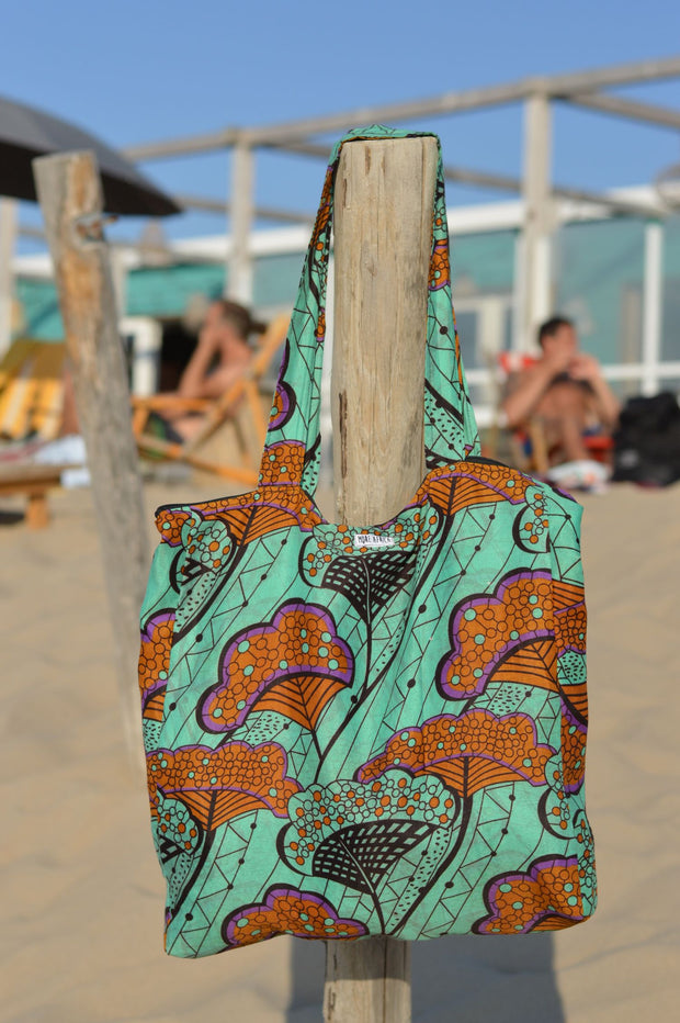Beach bag with zipper from the More-Africa Foundation - Help us Help